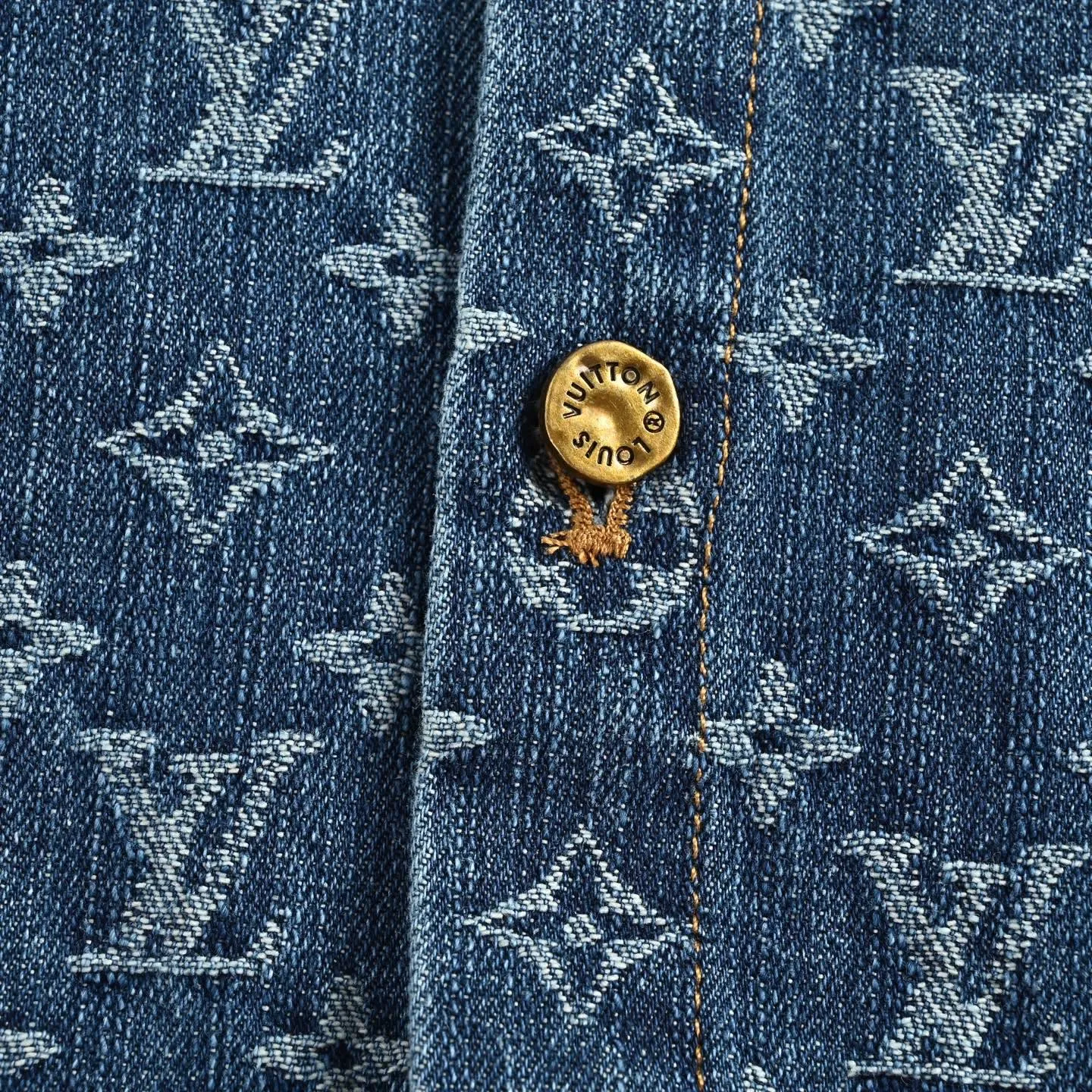 Louis Vuitton/